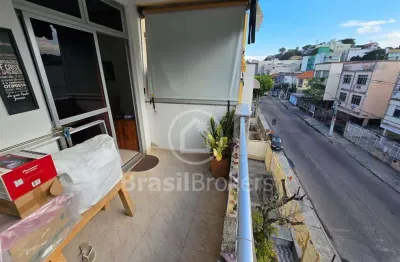 Ótimo apartamento sala/quarto com elevador e varanda na freguesia
