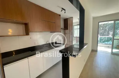 Apartamento 2 quartos, sendo 1 suite- varanda e elevador