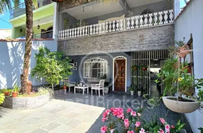 Casa village - quatro quartos , área de lazer com piscina e terraço
