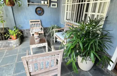 Casa village/portuguesa - quatro quartos , área de lazer com piscina e terraço