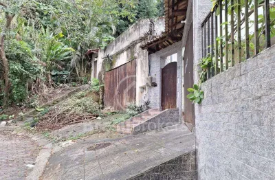 Terreno à venda na Rua Padre Eduardo de Andrade, Maria Paula, São Gonçalo