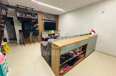 Casa modernizada e aconchegante em condomínio no bairro do  tauá