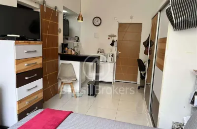 Atenção investidores, ótima localização em laranjeiras,  imóvel reformado!