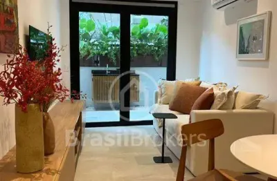 Segunda quadra da praia do leblon, apartamento com um quarto e área externa