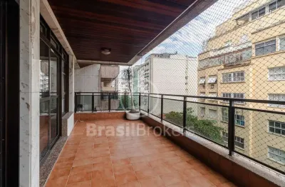 Apartamento 3 quartos com varanda e 2 vagas em copacabana