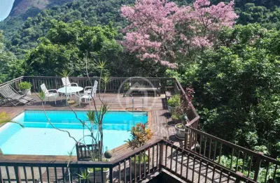 Casa tropical com estilo balinês em são conrado, com vista espetacular para a pedra da gávea !