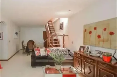 Apartamento duplex, com 221 m², 4 quartos, na lagoa