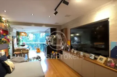 Maison leblon - alto padrao reformado, 4 suites, 3 vagas.