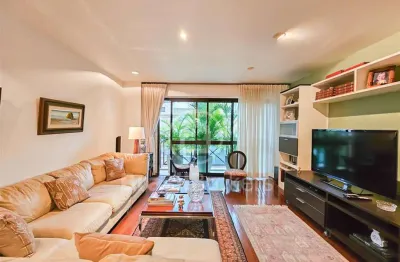 Apartamento com 2 varandas, 4 quartos, 2 suítes e 3 vagas, em prédio de altíssimo padrão, na Epitácio Pessoa !