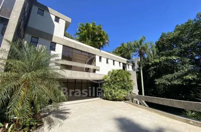Alto padrão na gávea, magnifica casa recém-reformada em condomínio exuberante