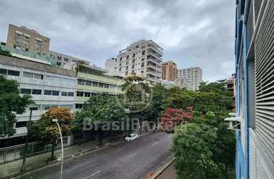 Amplo apartamento de 3 quartos no coração do leblon!