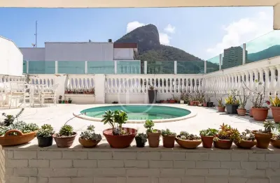 Cobertura com preço inacreditável e linda vista do bairro do leblon