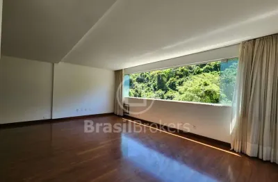 Apartamento na lagoa com vista panorâmica para muito verde e bem silencioso!