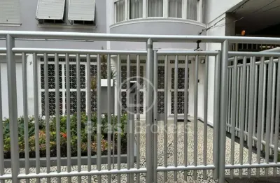 Apartamento à venda com  3 quartos, 1 vagas na escriturada e coberta.