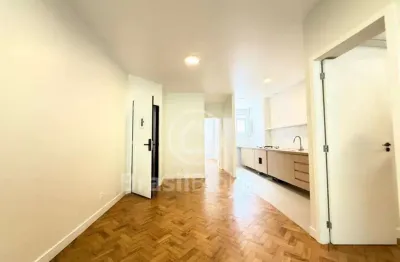 Leblon, apartamento à venda, 2 quartos, sendo 2 suites, 63m2, 1 vaga.
