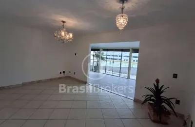 Cobertura espaçosa e completa no recreio dos bandeirantes com 172m² e 2 vagas!