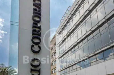 Lindo espaço, sala comercial com 827 metros, com 35 salas. próximo a comércio, restaurantes, maternidade perinatal.