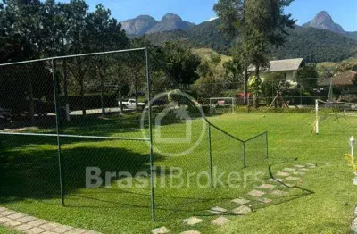 Excelente casa em condomínio fechado em teresópolis!!