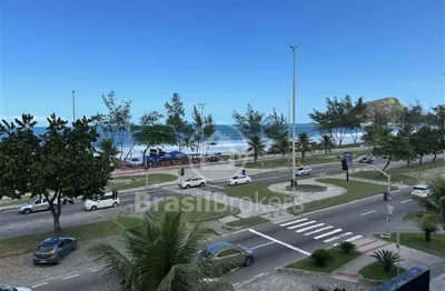 Excelente apartamento frente de mar, com vista deslumbrante na praia do recreio com 199 metros.