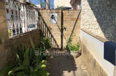 Casa de vila à venda com 250,00m² e 3 quartos em freguesia (jacarepaguá), rio de janeiro - rj
