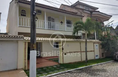 Casa  4 quartos, 2 suites, condominio, 230m2 - vargem pequena