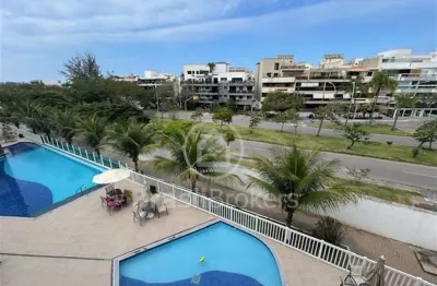 Apartamento 3 quartos, 1 suíte em condomínio fechado com total infraestrutura no recreio.