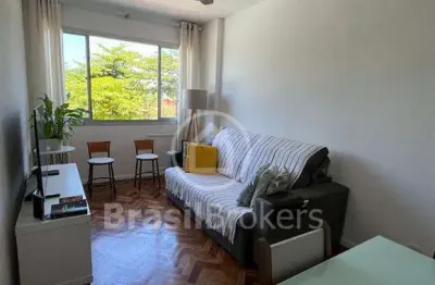 Barra da tijuca - 2 quartos condomínio barra sul - 1 vaga + infraestrutura + balsa para praia