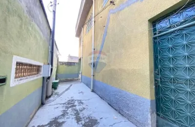 Galpão comercial à venda com 2 andares, escritório, 10 vagas e 329m²  em olaria!