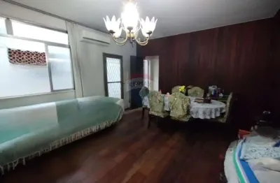 Terreno com duas casas independentes, 5 quartos, terraço e 2 vagas na penha!