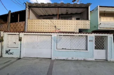 Olaria: casa duplex p/ 2 famílias ou investimento c/ 4 quartos e vaga | 2 aptos independentes
