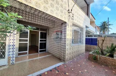 Olaria: casa duplex p/ 2 famílias ou investimento c/ 4 quartos e vaga | 2 aptos independentes