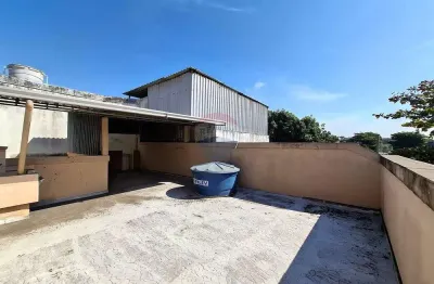Casa com 120m², 2 quartos e terraço livre, à venda na penha circular - rj