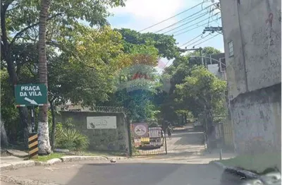 Casa de condominio, com moveis planejados ,terraço e vaga, benfica, rio de janeiro