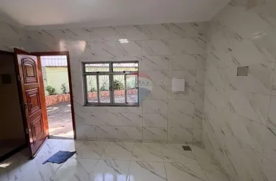 Casa espaçosa, em condominio fechado, com suite e vaga, em benfica, rio de janeiro