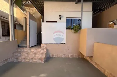 Casa em benfica de 1 quarto, totalmente mobiliada, quintal, terraço e vaga!