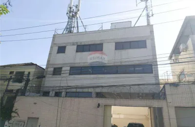 Prédio para alugar na Rua Pesqueira, 19, Bonsucesso, Rio de Janeiro