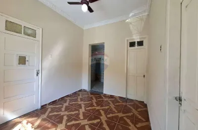 Casa térrea à venda na Penha Circular, 65m², 2 quartos e quintal,  - Rio de Janeiro - RJ