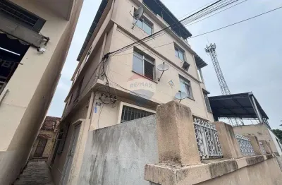 Apartamento térreo com 2 quartos e garagem, em higienópolis-rj!'