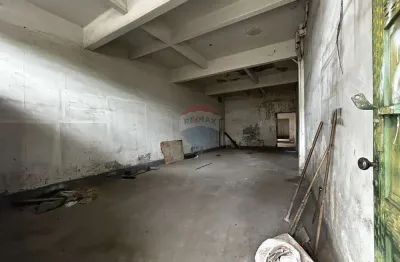 Loja comercial com 60 m² na rua uranos, bonsucesso, rio de janeiro