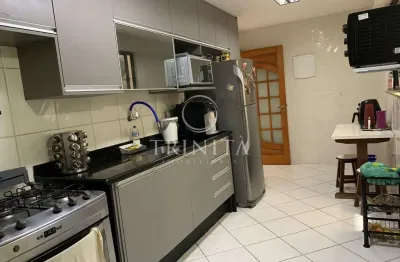 Apartamento amplo de 3 quartos com 3 vagas na freguesia.