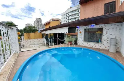 Casa com piscina, hidro e varanda gourmet em condomínio fechado na freguesia