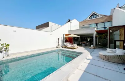 Casa em condomínio fechado com 5 quartos à venda na Avenida Rosauro Estellita, Barra da Tijuca, Rio de Janeiro