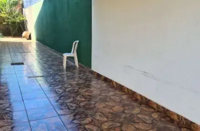Casa com 3 dormitórios à venda por r$ 600.000,00 - segismundo pereira - uberlândia/mg