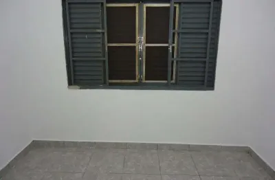 Casa com 2 quartos para alugar na Vila Santa Inês, Americana 