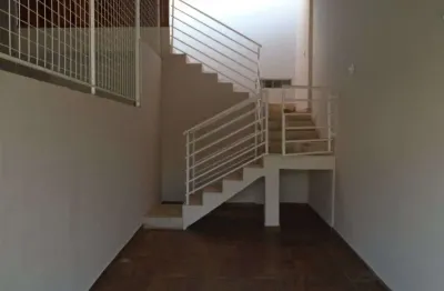 Casa residencial para locação no bairro Parque São Jerônimo em Americana, SP.