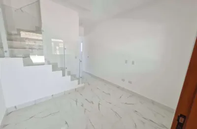 Excelente sobrado de condomínio com 2 dormitórios no bairro maracanã!