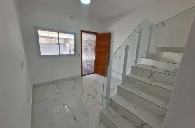 Lindo sobrado de condomínio com 2 dormitórios na praia grande!