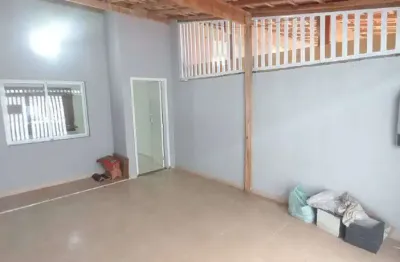 Ótima casa com 3 dormitórios no bairro vila mirim em praia grande!