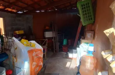 Excelente sobrado com 02 dormitórios, sendo 02 suíte amplas com sacada, copa e cozinha separada, amplo quintal com área de churrasqueira e depósito, 06 vagas de garagem. o imóvel está localizado na vi