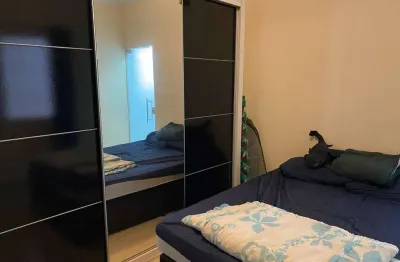 Excelente casa com 02 suítes, sendo 01 master com hidromassagem, piscina, churrasqueira e 04 vagas de garagem. o imóvel está localizado na nova mirim, bairro que concentra vários serviços de educação,